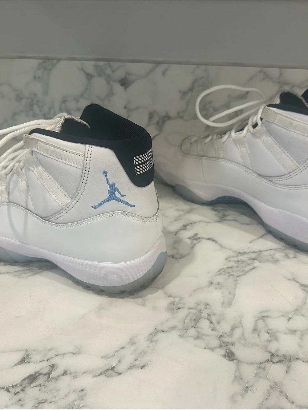 Jordan 11 Legend Blue